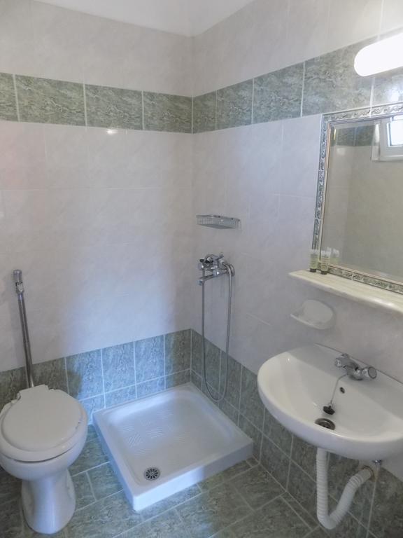 דירות פליראקי Mosaic Gardens מראה חיצוני תמונה