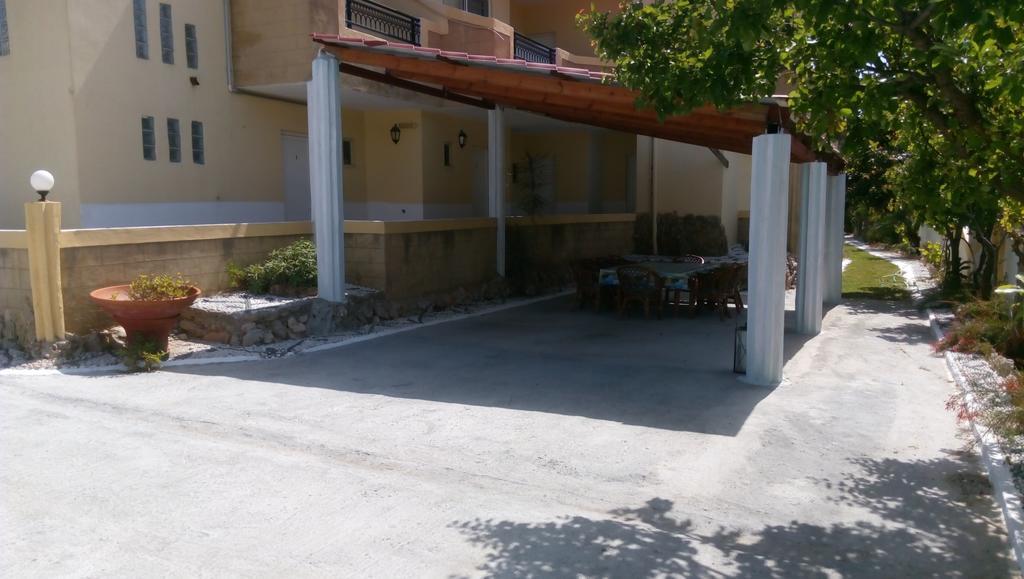 דירות פליראקי Mosaic Gardens מראה חיצוני תמונה