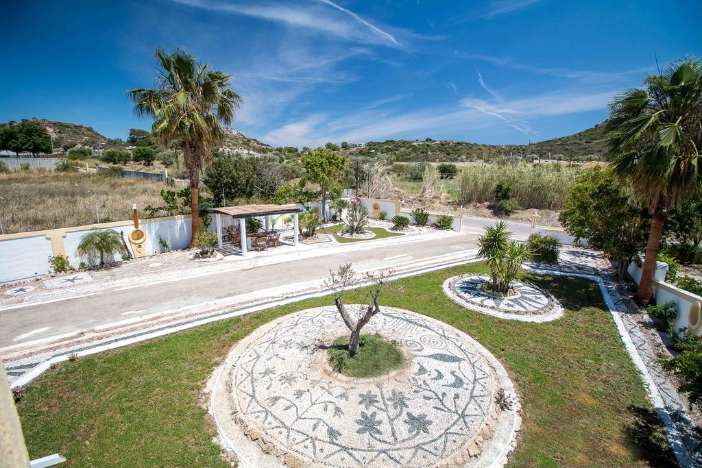 דירות פליראקי Mosaic Gardens מראה חיצוני תמונה