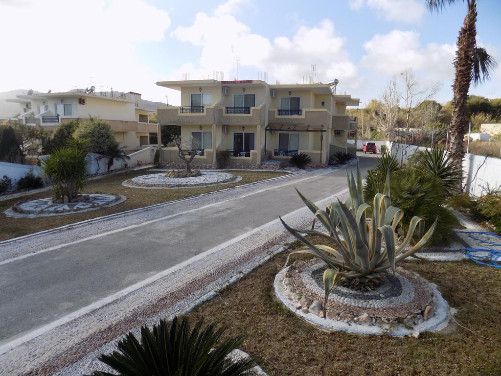 דירות פליראקי Mosaic Gardens מראה חיצוני תמונה